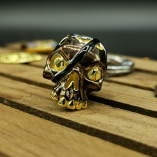 Skull Captain keychain